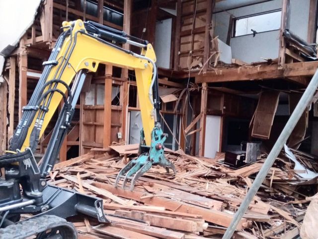 木造2階建て解体工事(神奈川県相模原市中央区千代田)工事中の様子です。